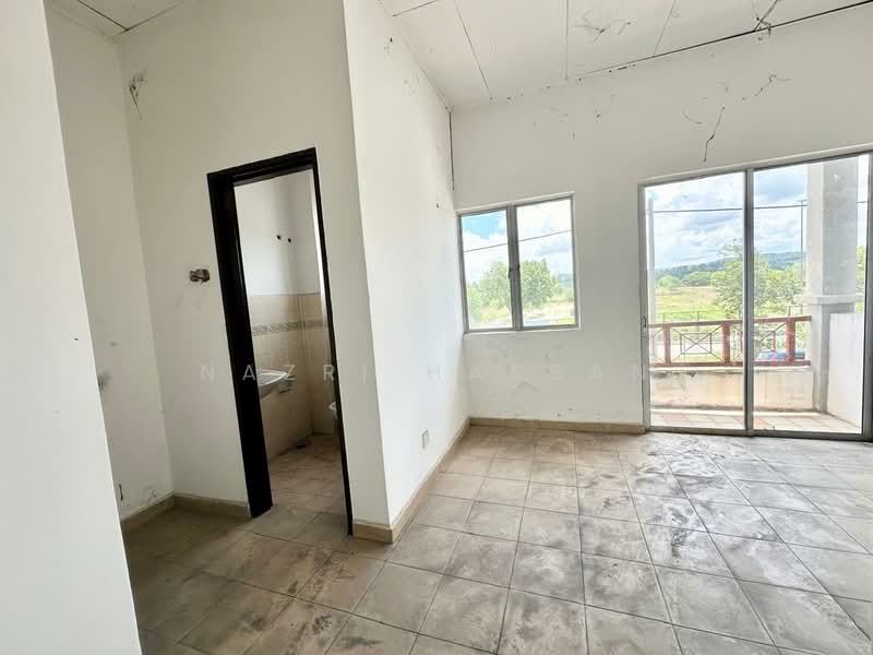 2-storey Terraced House for Sale in Alam Perdana (Puncak Alam) - Nazri Hassan - Bathroom - PropertyGuru.com.my