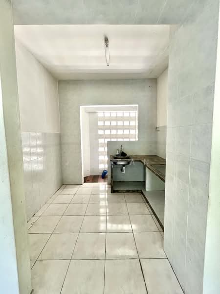 Condominium for Sale at Desa Golf Condominium - Jan Tan - Kitchen - PropertyGuru.com.my