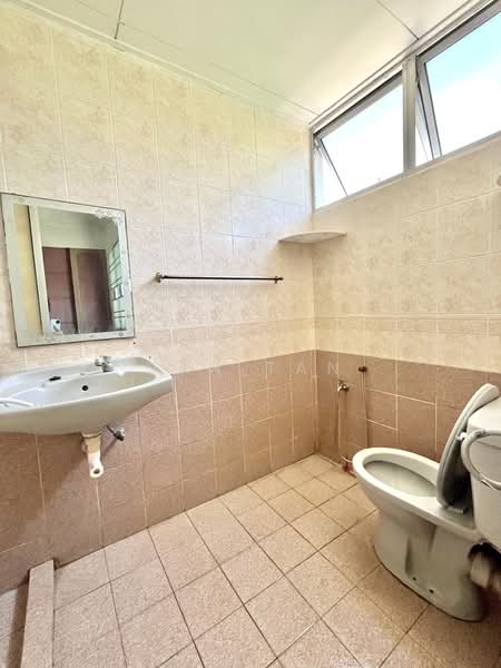 Condominium for Sale at Desa Golf Condominium - Jan Tan - Bathroom - PropertyGuru.com.my