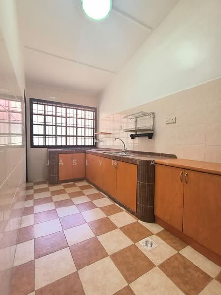 Taman Pelangi Indah untuk Untuk Disewa - RM 1,800 /bulan, Feb 2026 - Kitchen - PropertyGuru.com.my