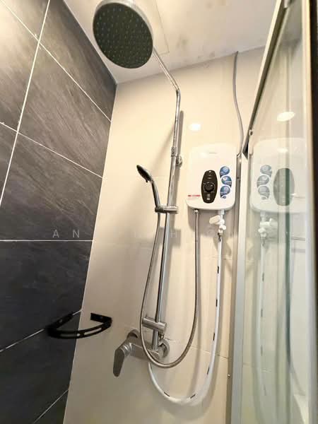 Condominium for Rent at Bay Point @ Country Garden Danga Bay - Anson Hiong - Bathroom - PropertyGuru.com.my