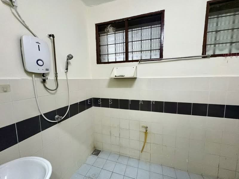 Kepong untuk Untuk Disewa - RM 2,300 /bulan, Mac 2026 - Bathroom - PropertyGuru.com.my
