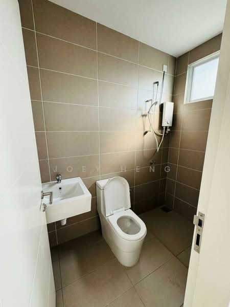 2-storey Terraced House for Rent in Bandar Sri Sendayan (Negeri Sembilan) - Joey Heng - Bathroom - PropertyGuru.com.my