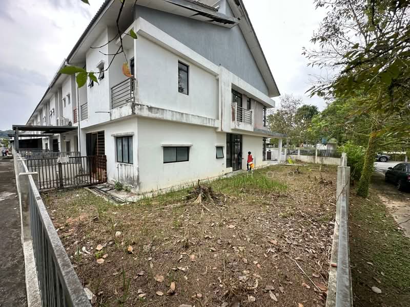 2-storey Terraced House for Sale in Rawang (Selangor) - Evelyn Khoo - Side Land - PropertyGuru.com.my