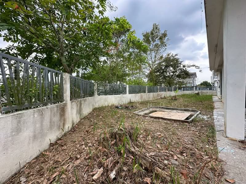 2-storey Terraced House for Sale in Rawang (Selangor) - Evelyn Khoo - Side Land - PropertyGuru.com.my