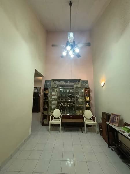 1-storey Terraced House for Sale in Taman Molek (Johor Bahru) - Sky Tan - Interior - PropertyGuru.com.my