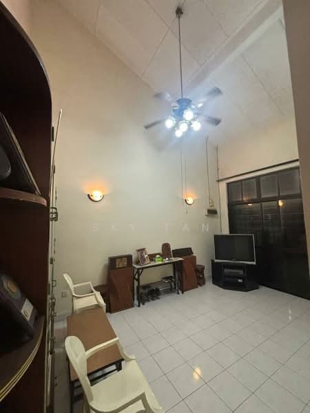 1-storey Terraced House for Sale in Taman Molek (Johor Bahru) - Sky Tan - Living Room - PropertyGuru.com.my