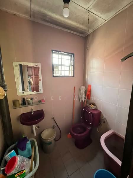 1-storey Terraced House for Sale in Kepong Baru (Kepong) - Coyee Wong - Bathroom - PropertyGuru.com.my