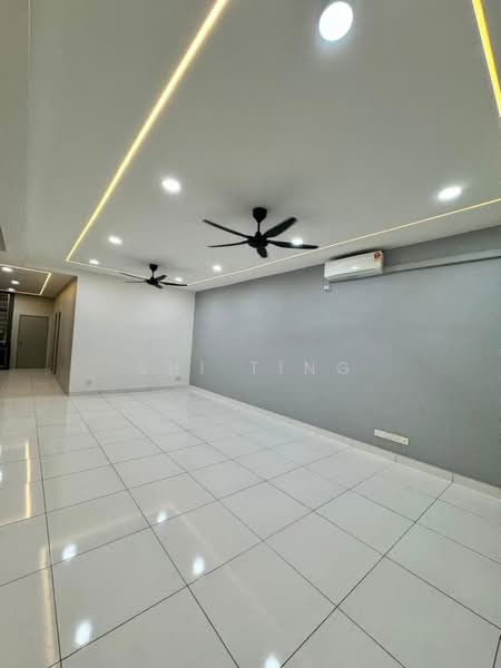 2-storey Terraced House for Sale in Taman Bestari Indah (Ulu Tiram) - Shi Ting - Living Room - PropertyGuru.com.my