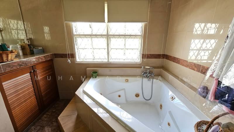Bungalow for Sale in Bukit Gasing (Petaling Jaya) - Muhammad Syafiq - Bathroom - PropertyGuru.com.my