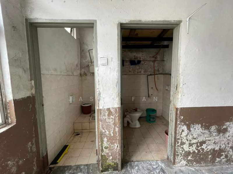 Shop for Rent in Taman Nusa Perintis (Iskandar Puteri (Nusajaya)) - Jasca Fan - Bathroom - PropertyGuru.com.my