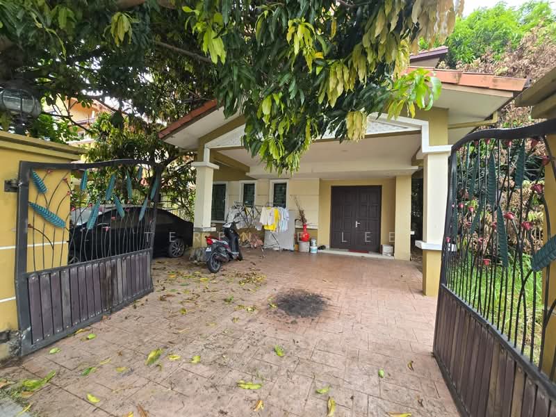 Bungalow for Sale in Taman Aman Perdana (Kapar) - Terence Lee - Exterior - PropertyGuru.com.my