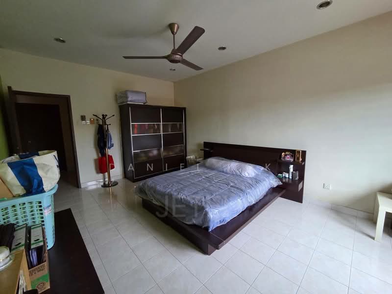 2-storey Terraced House for Sale in Bandar Bukit Tinggi 2 (Klang) - Daniel Kok - Bedroom - PropertyGuru.com.my