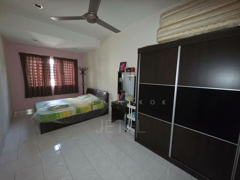 2-storey Terraced House for Sale in Bandar Bukit Tinggi 2 (Klang) - Daniel Kok - Bedroom - PropertyGuru.com.my