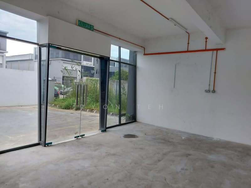 Terrace Factory for Rent in Ulu Tiram (Johor) - Ryon Teh - Entrance - PropertyGuru.com.my