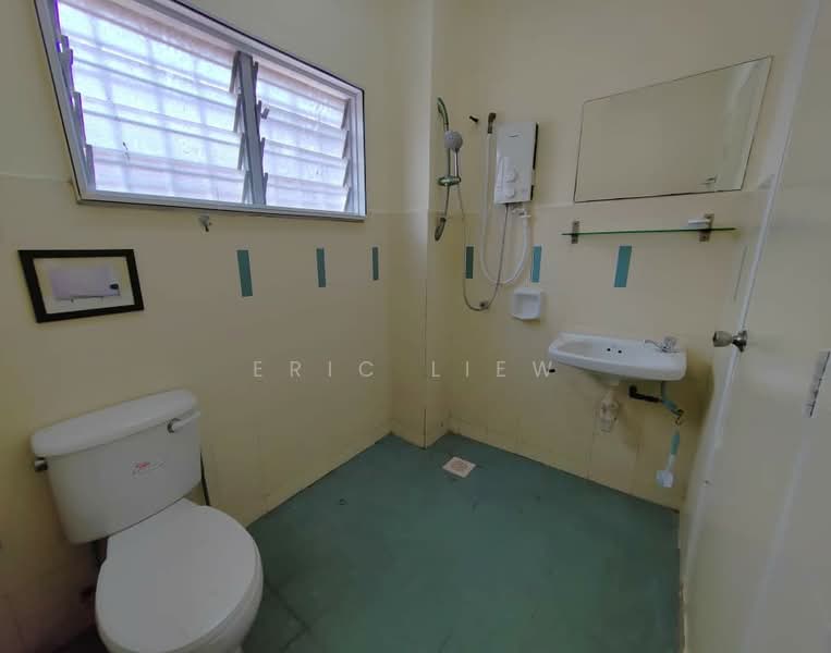 2-storey Terraced House for Sale in Taman Sutera (Kajang) - Eric Liew - Bathroom - PropertyGuru.com.my