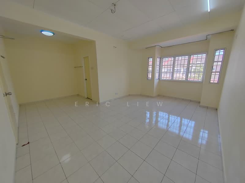 2-storey Terraced House for Sale in Taman Sutera (Kajang) - Eric Liew - Living Room - PropertyGuru.com.my