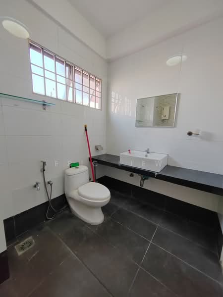 2-storey Terraced House for Sale in Taman Sutera (Kajang) - Eric Liew - Bathroom - PropertyGuru.com.my