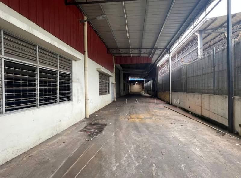 Desa Plentong Industrial Park untuk Untuk Disewa - RM 16,000 /bulan, Mac 2026 - Exterior - PropertyGuru.com.my