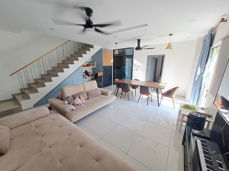 Terraced House for Sale in Cyberjaya (Selangor) - Sa'a Nordin - Living Room - PropertyGuru.com.my