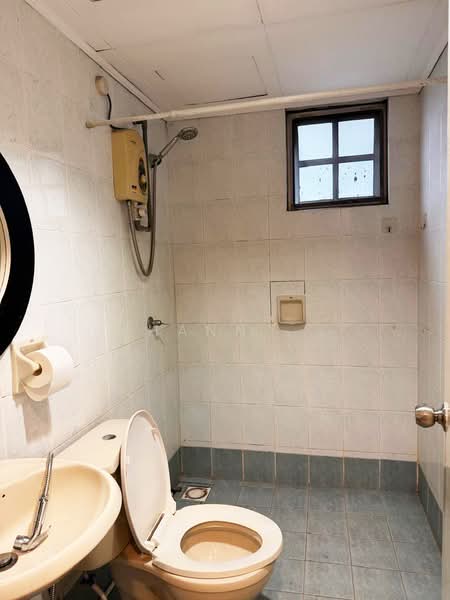 Condominium for Rent at Bayu Tasik 2 - Hann . - Bathroom - PropertyGuru.com.my