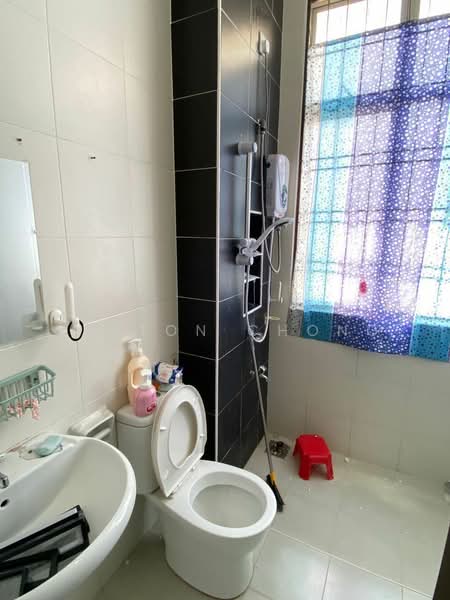 2-storey Terraced House for Sale in Taman Seri Austin (Tebrau) - Elston Chong - Bathroom - PropertyGuru.com.my