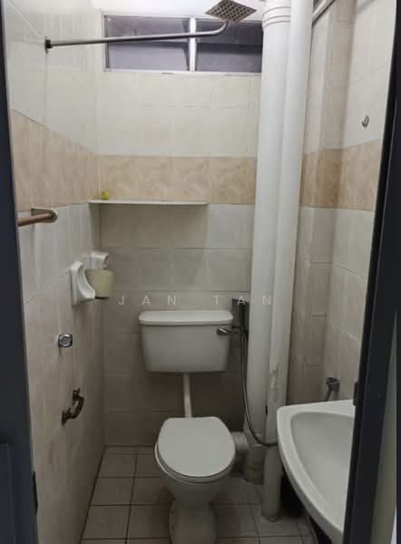 Apartment for Sale at Sinar Bukit Dumbar - Jan Tan - Bathroom - PropertyGuru.com.my