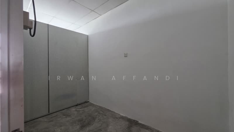 Shop / Office for Rent in Taman Seri Jaromas (Jenjarom) - Irwan Affandi - Interior - PropertyGuru.com.my