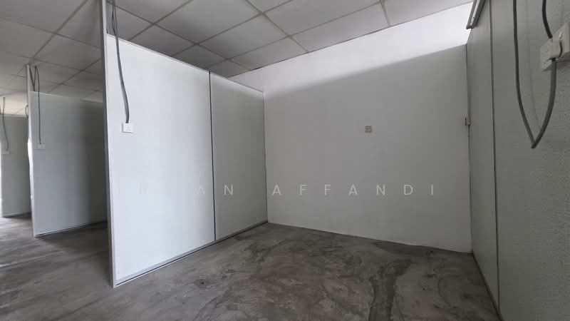 Shop / Office for Rent in Taman Seri Jaromas (Jenjarom) - Irwan Affandi - Interior - PropertyGuru.com.my