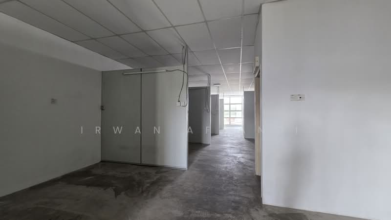Shop / Office for Rent in Taman Seri Jaromas (Jenjarom) - Irwan Affandi - Interior - PropertyGuru.com.my