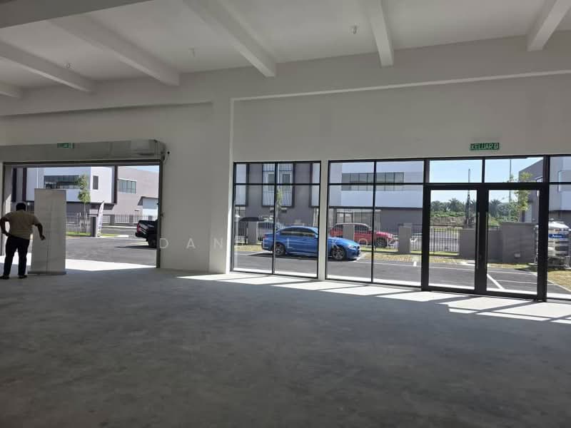 RM5.8m! 81x82ft! 200amp! 30ft Ceiling! Taman Perindustrian Air Hitam Port Klang Semi D Factory untuk Untuk Dijual - RM 5,800,000, Mac 2026 - Entrance - PropertyGuru.com.my