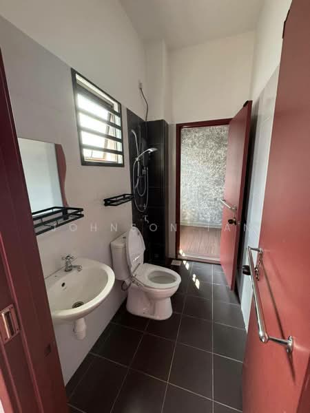 2-storey Terraced House for Sale in Taman Lagenda Putra (Kulai) - Johnson Tan - Bathroom - PropertyGuru.com.my