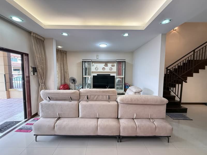 Rumah Teres 3 Tingkat untuk Dijual di Selayang (Selangor) - Sean Yong - Living Room - PropertyGuru.com.my