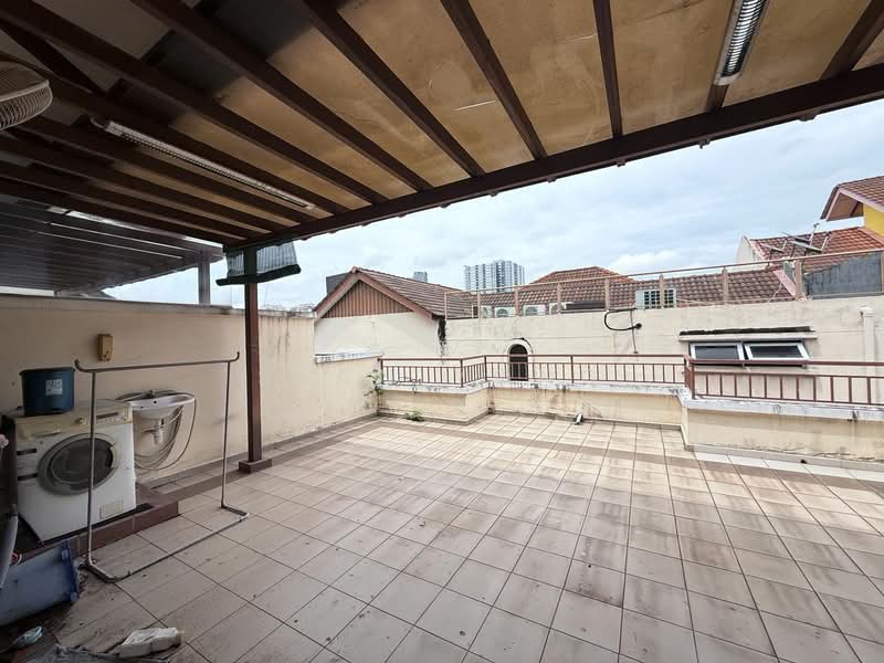 Rumah Teres 3 Tingkat untuk Dijual di Selayang (Selangor) - Sean Yong - Roof - PropertyGuru.com.my