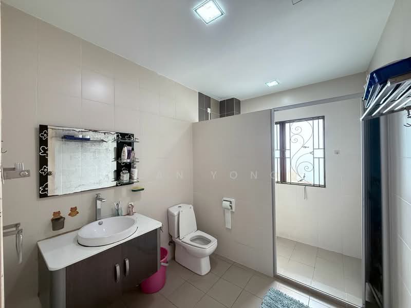 Rumah Teres 3 Tingkat untuk Dijual di Selayang (Selangor) - Sean Yong - Bathroom - PropertyGuru.com.my