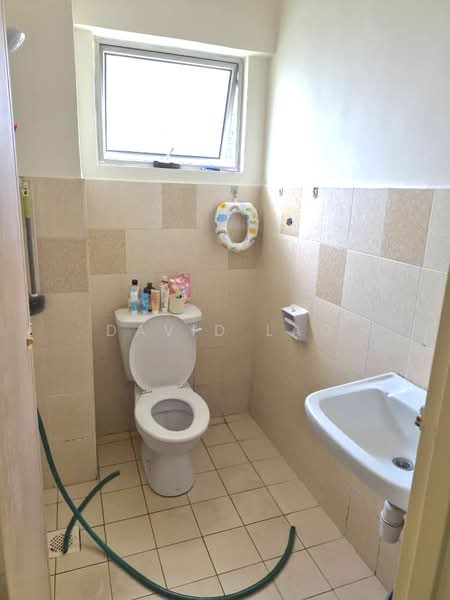 Zamrud Apartment untuk Untuk Disewa - RM 1,600 /bulan, Mac 2026 - Bathroom - PropertyGuru.com.my