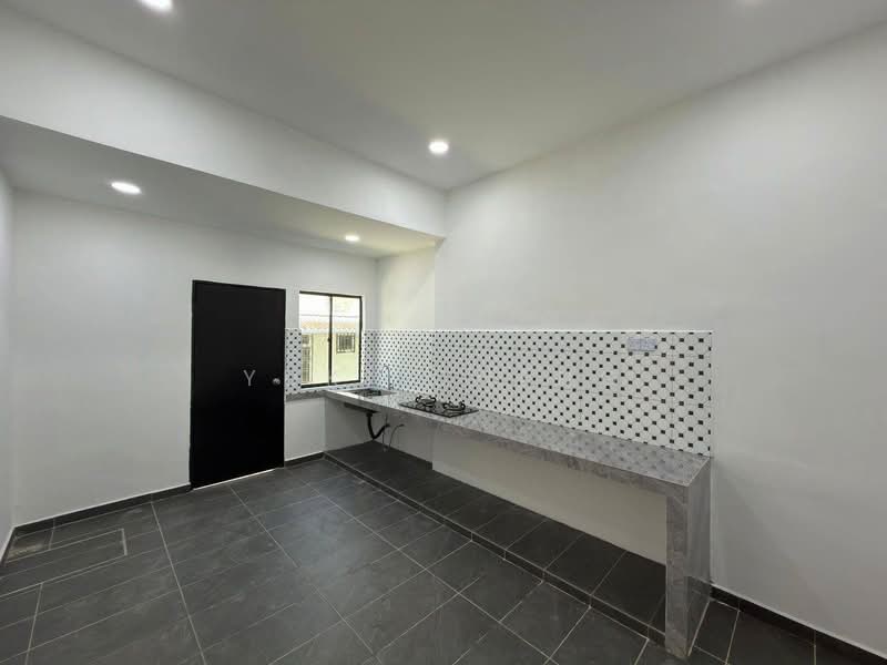 1.5-storey Terraced House for Sale in Taman Pulai Utama (Skudai) - Yuki Cheng - Kitchen - PropertyGuru.com.my