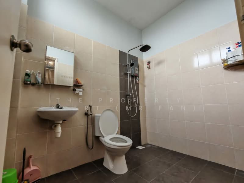 Terraced House for Sale in Bandar Mahkota Banting (Tanjong Duabelas) - The Property Expert (Mr Fan) - Bathroom - PropertyGuru.com.my