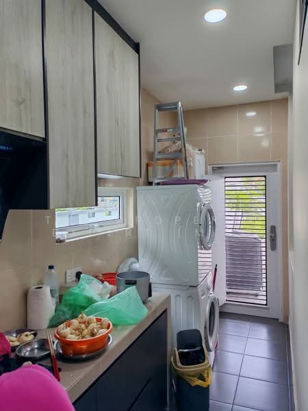Terraced House for Sale in Bandar Mahkota Banting (Tanjong Duabelas) - The Property Expert (Mr Fan) - Kitchen - PropertyGuru.com.my