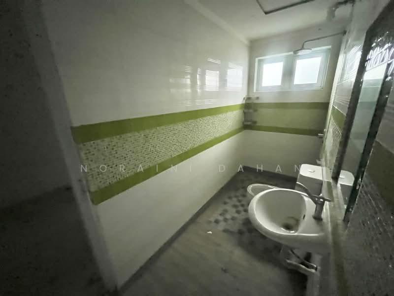 2-storey Terraced House for Sale in Ampang Jaya (Ampang) - Noraini Dahan - Bathroom - PropertyGuru.com.my