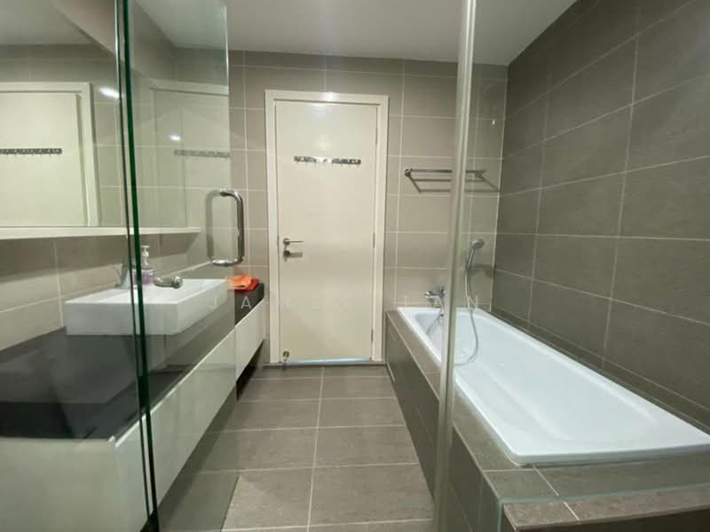 Condominium for Rent at Iskandar Residences - James Tan - Bathroom - PropertyGuru.com.my
