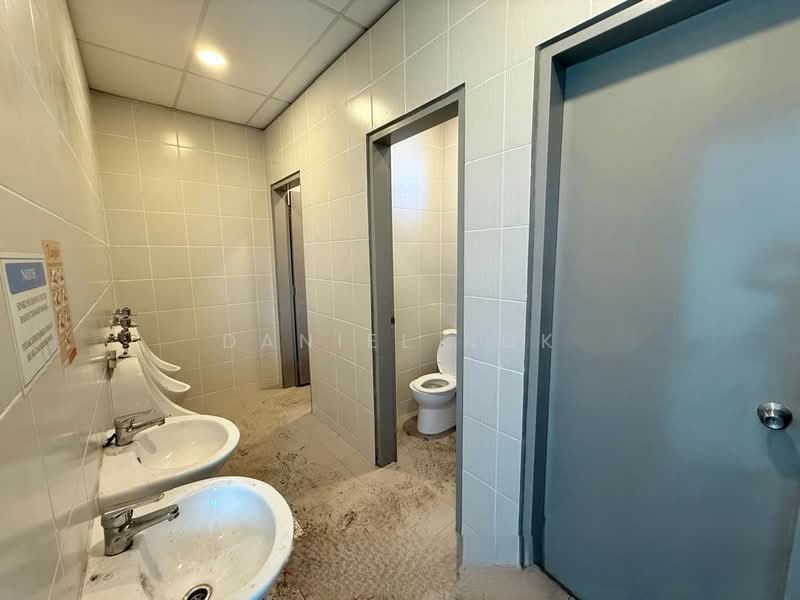 Semi-D Factory for Sale in Taman Klang Jaya (Klang) - Daniel Kok - Bathroom - PropertyGuru.com.my