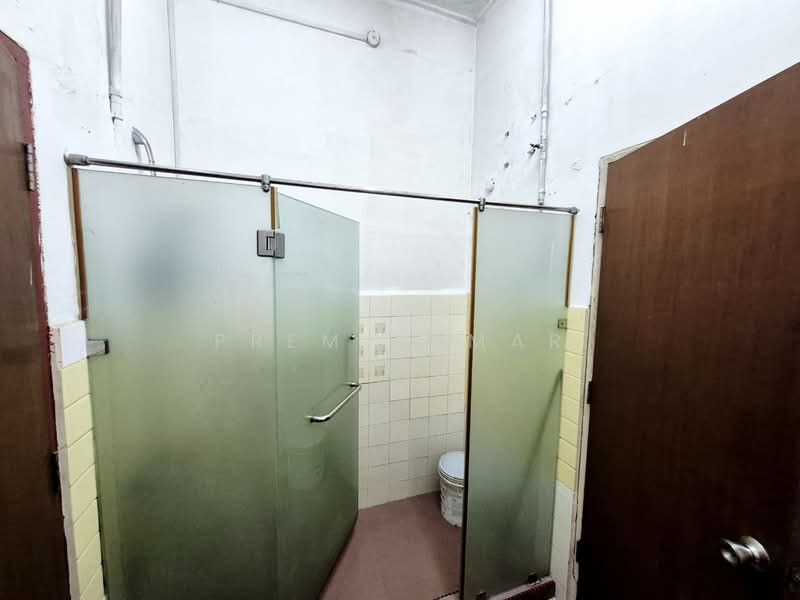 Bungalow for Sale in Bukit Gasing (Petaling Jaya) - Prem Kumar - Bathroom - PropertyGuru.com.my