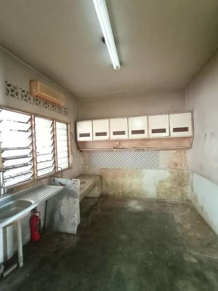 Taman Kepong untuk Untuk Dijual - RM 860,000, Mac 2026 - Kitchen - PropertyGuru.com.my