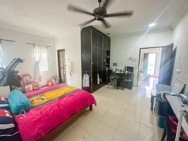 Seksyen 23 untuk Untuk Dijual - RM 1,250,000, Mac 2026 - Bedroom - PropertyGuru.com.my