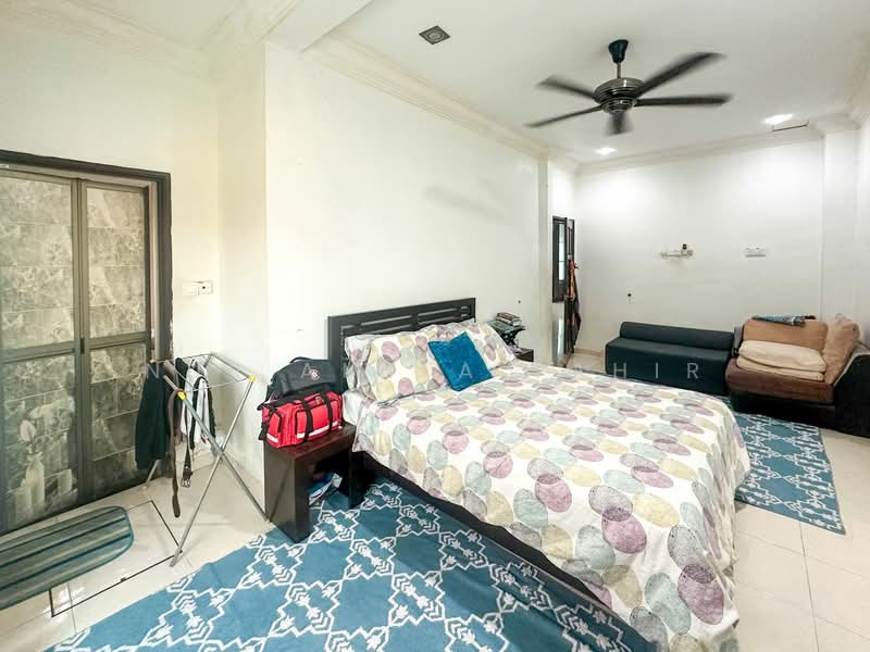 Seksyen 23 untuk Untuk Dijual - RM 1,250,000, Mac 2026 - Bedroom - PropertyGuru.com.my