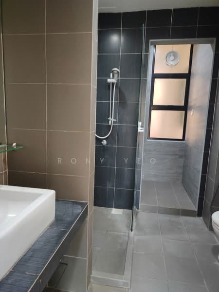 Service Residence for Sale at Hedgeford 10 Residences - Rony Yeo - Bathroom - PropertyGuru.com.my