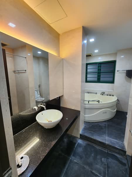 The Straits View Condominium untuk Untuk Disewa - RM 5,000 /bulan, Feb 2026 - Bathroom - PropertyGuru.com.my