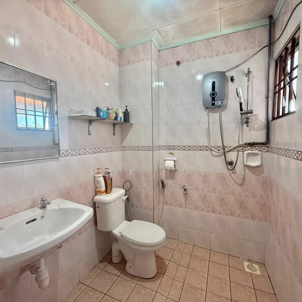 Impian Emas Impians Ema untuk Untuk Dijual - RM 938,000, Feb 2026 - Bathroom - PropertyGuru.com.my