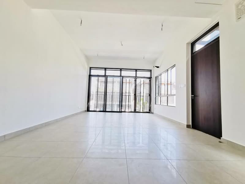 Rumah Teres 3 Tingkat untuk Dijual di Cyberjaya (Selangor) - Amir Abas - Living Room - PropertyGuru.com.my